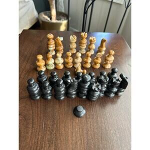 ONYX CHESS SET MADE IN HECHO MEXICO 31 PIECES replacement read